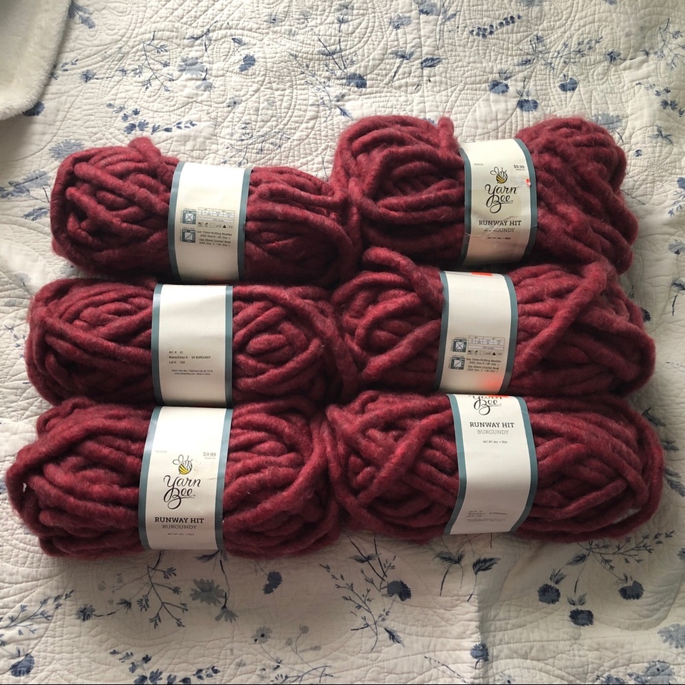 Yarn Bee Runway Hit 6 skeins 04 Burgundy